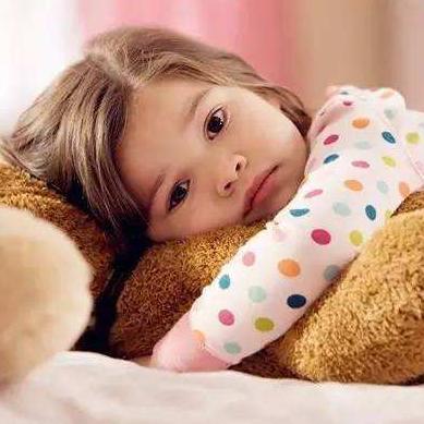 宝宝发烧手脚冰凉头很烫怎么回事（宝宝发烧手脚冰凉头很烫怎么回事怎么处理）
